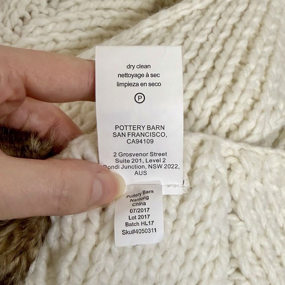 Pottery Barn White Chunky Knit Faux Fur Pom Pom Trim Throw Blanket 50”x60” - Picture 7 of 7